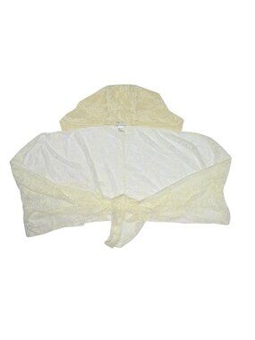 Gata The Vitoria Lace Hooded Scarf in White